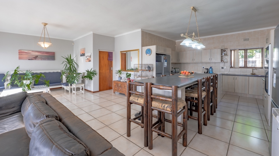 4 Bedroom Property for Sale in Struisbaai Western Cape